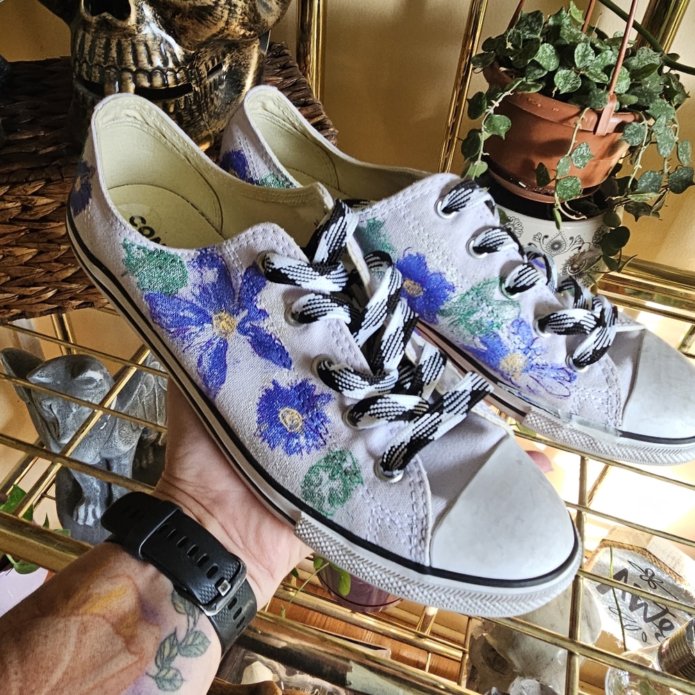 Lilac floral chucks
